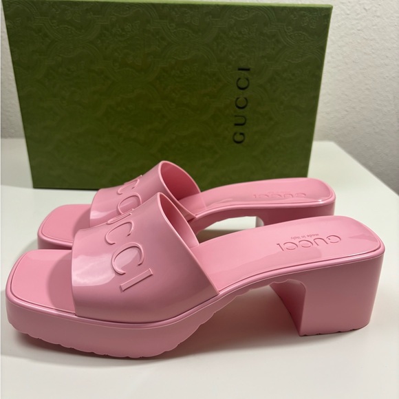 Gucci Rubber Gucci Logo Printed Mules Sandals Slide - Picture 9 of 13